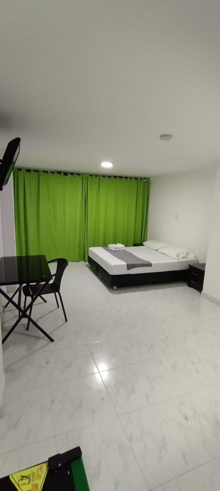 Hotel Paradise Lleras Medellín Exteriér fotografie